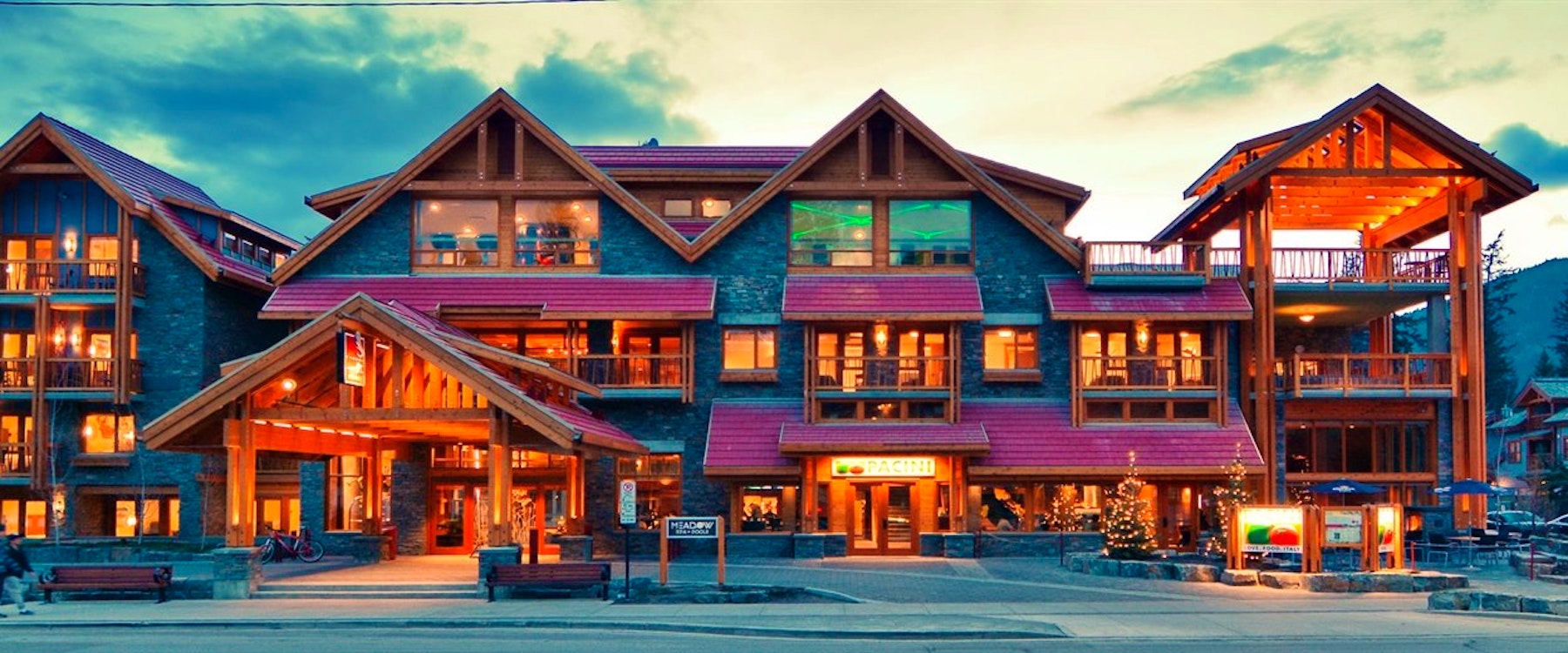 Moose Hotel & Suites