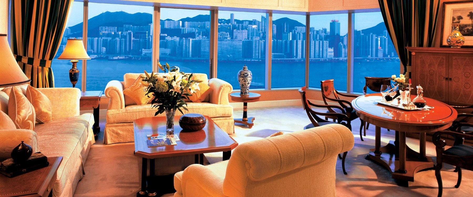 Sitting room at Harbour Grand Kowloon