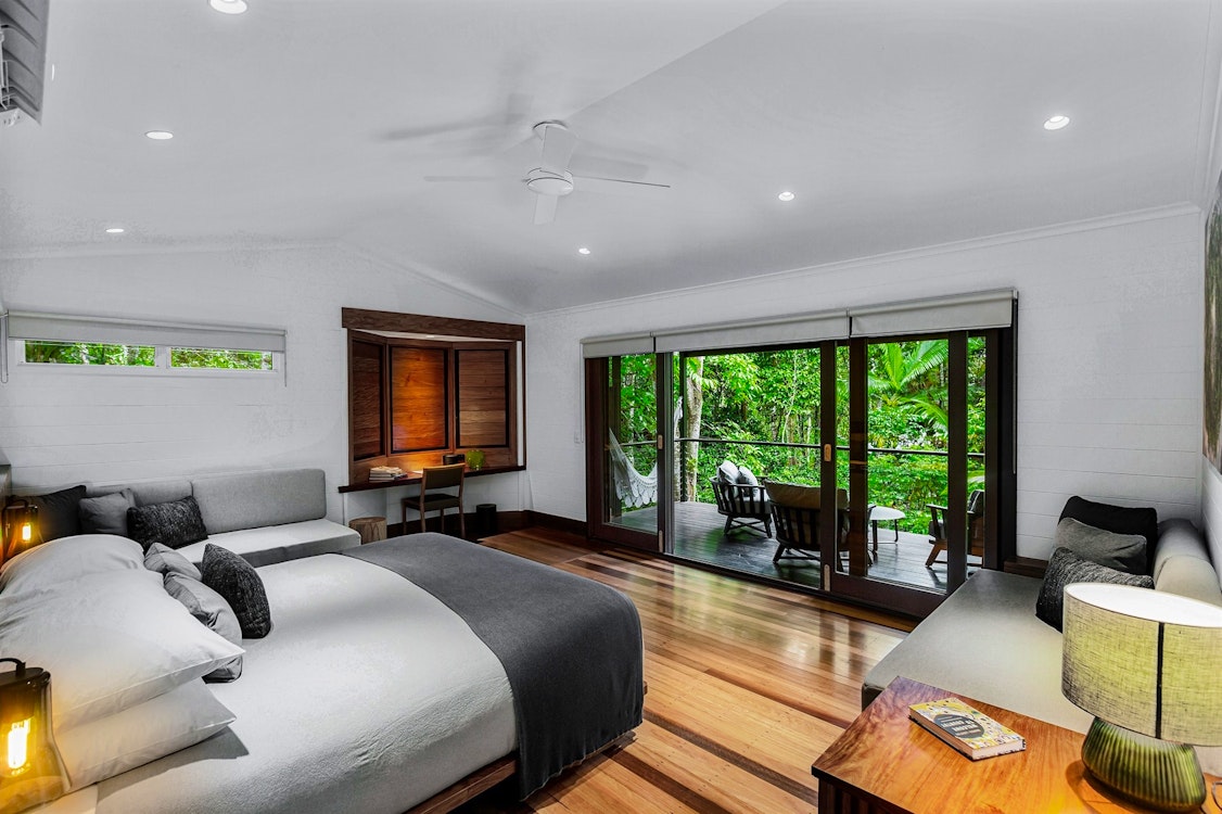 treehouse premium at silky oaks lodge queensland