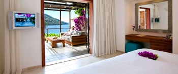 Hillside Beach Club image 2