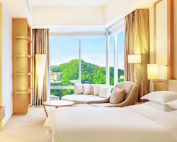 club corner suite kingtwin