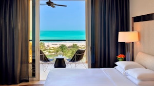 1 King Bed with Sea View 