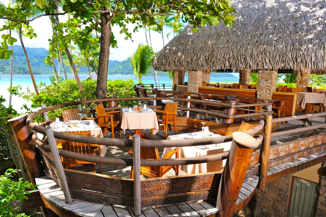 le vanille restaurant le tahaa island resort  spa tahiti french polynesia
