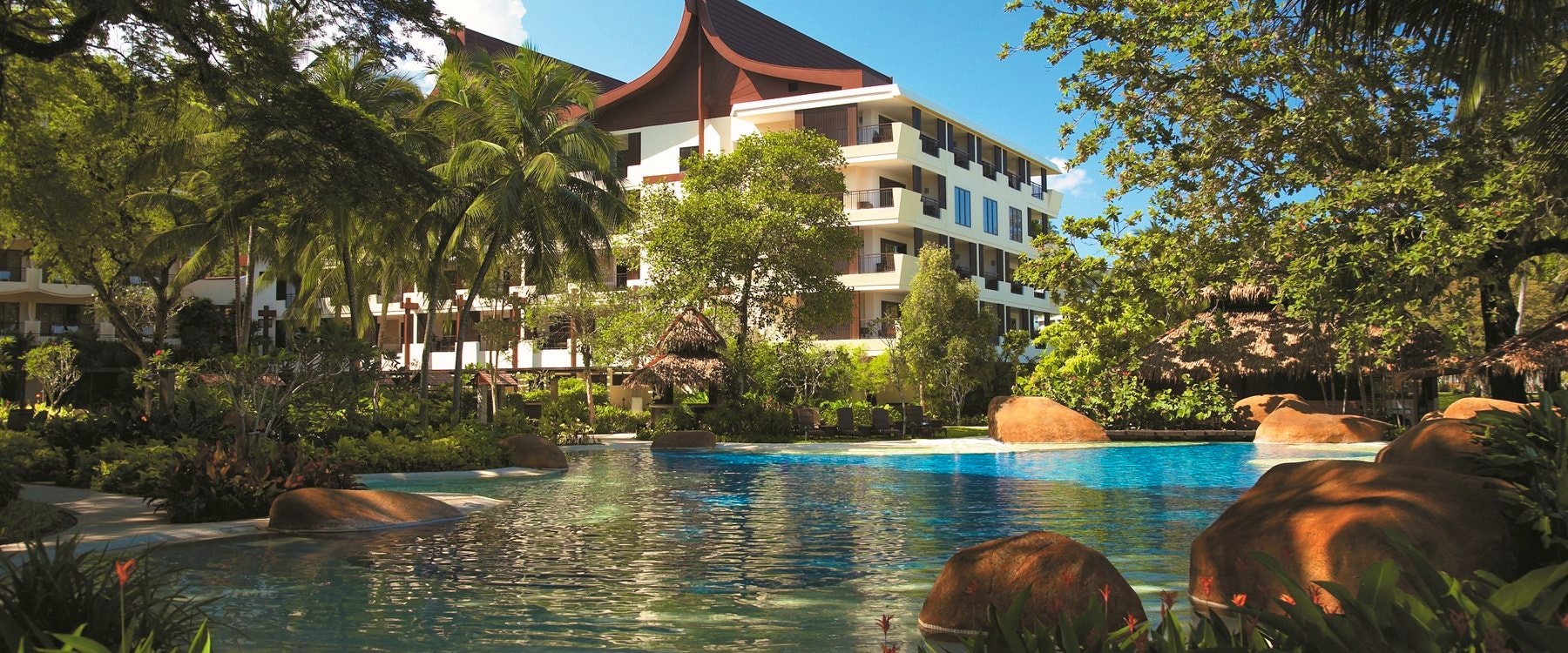 Swimming pool at Shangri-La Rasa Sayang Resort and Spa