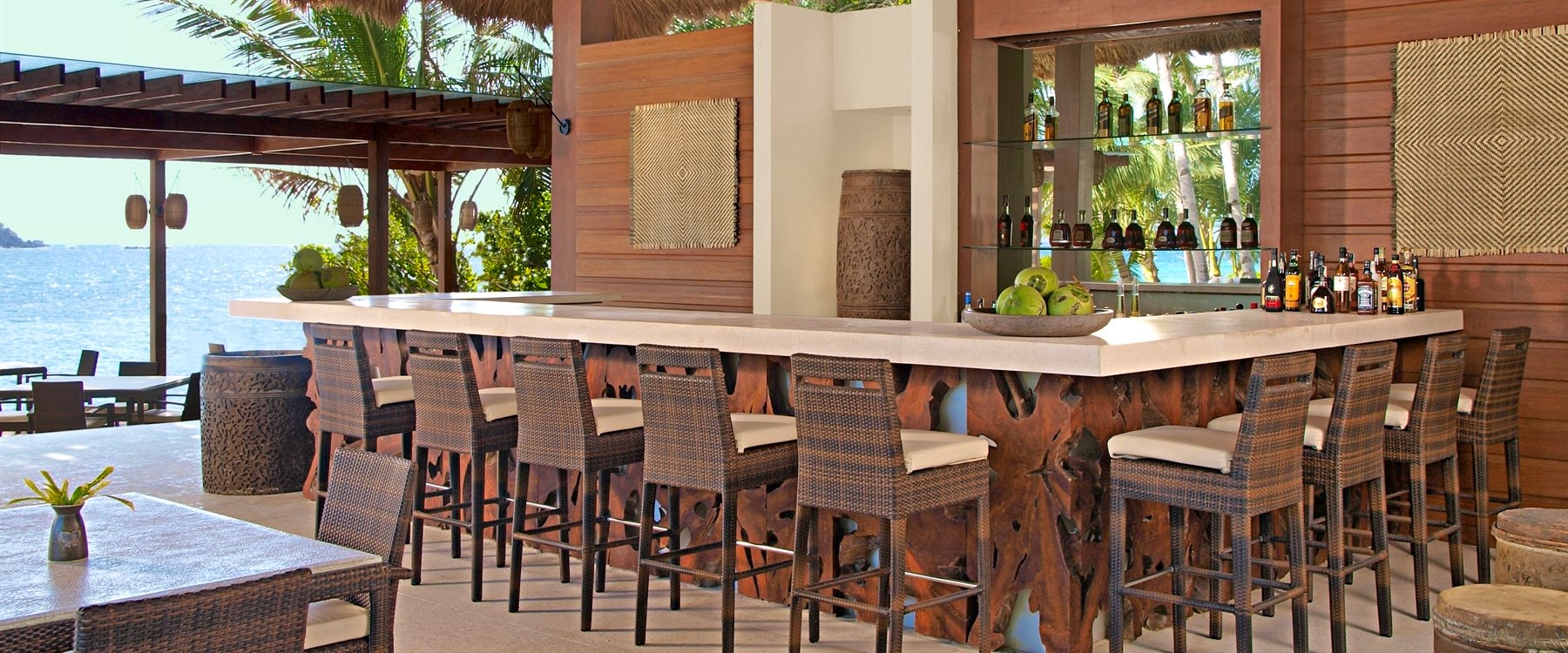 Pool bar at El Nido Pangulasian Island, Palawan