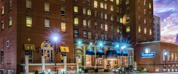 Lord Nelson Hotel & Suites image 1