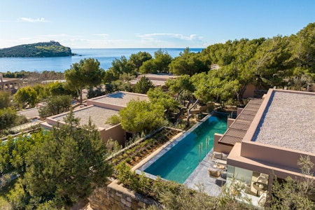 Swim-Up Deluxe Bungalow