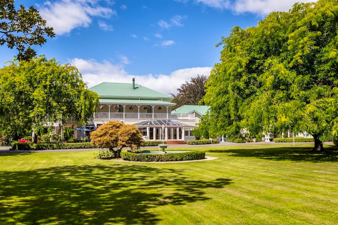 Exterior View of Mangapapa Hotel