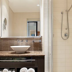 deluxe bathroom at SKYCITY Darwin