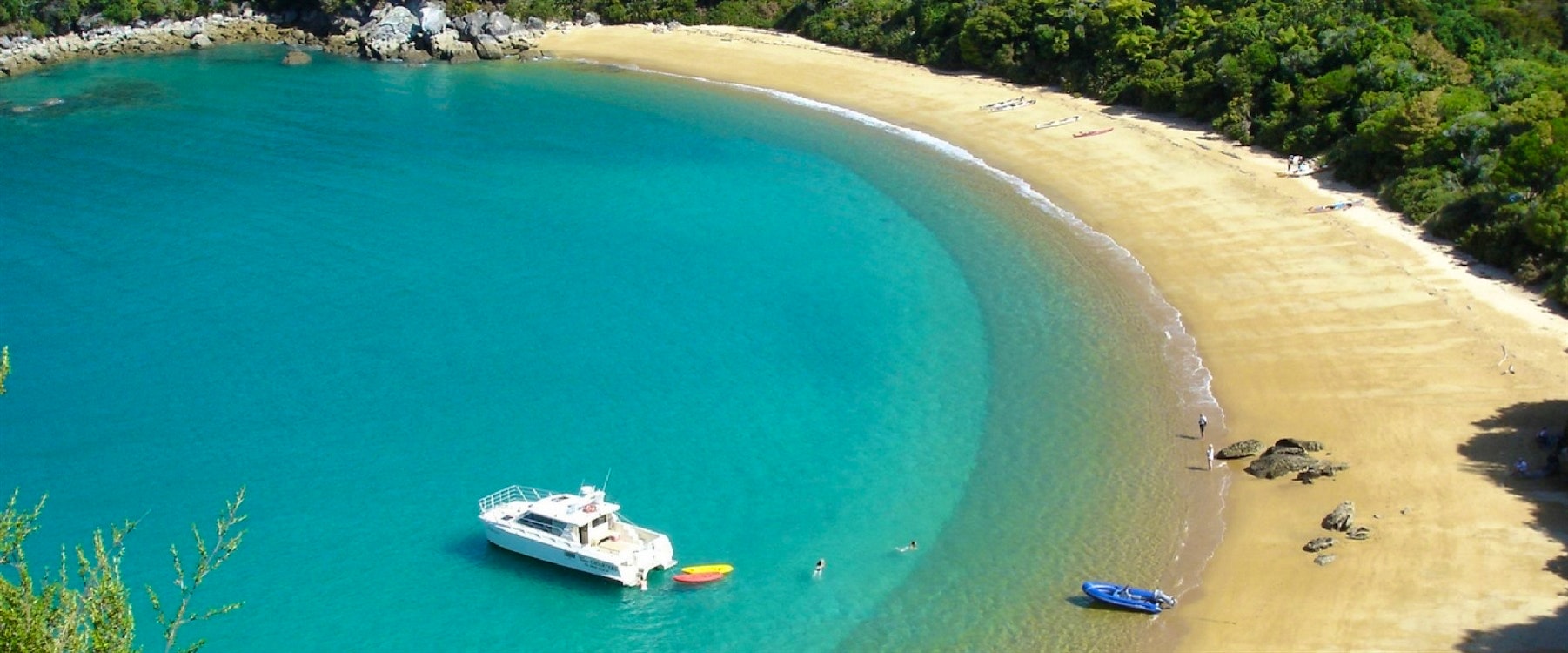 boat excursion at abel tasman national park