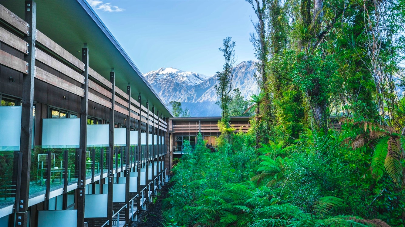 Te Waonui Forest Retreat