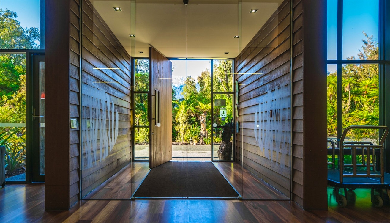 te waonui forest retreat south island 