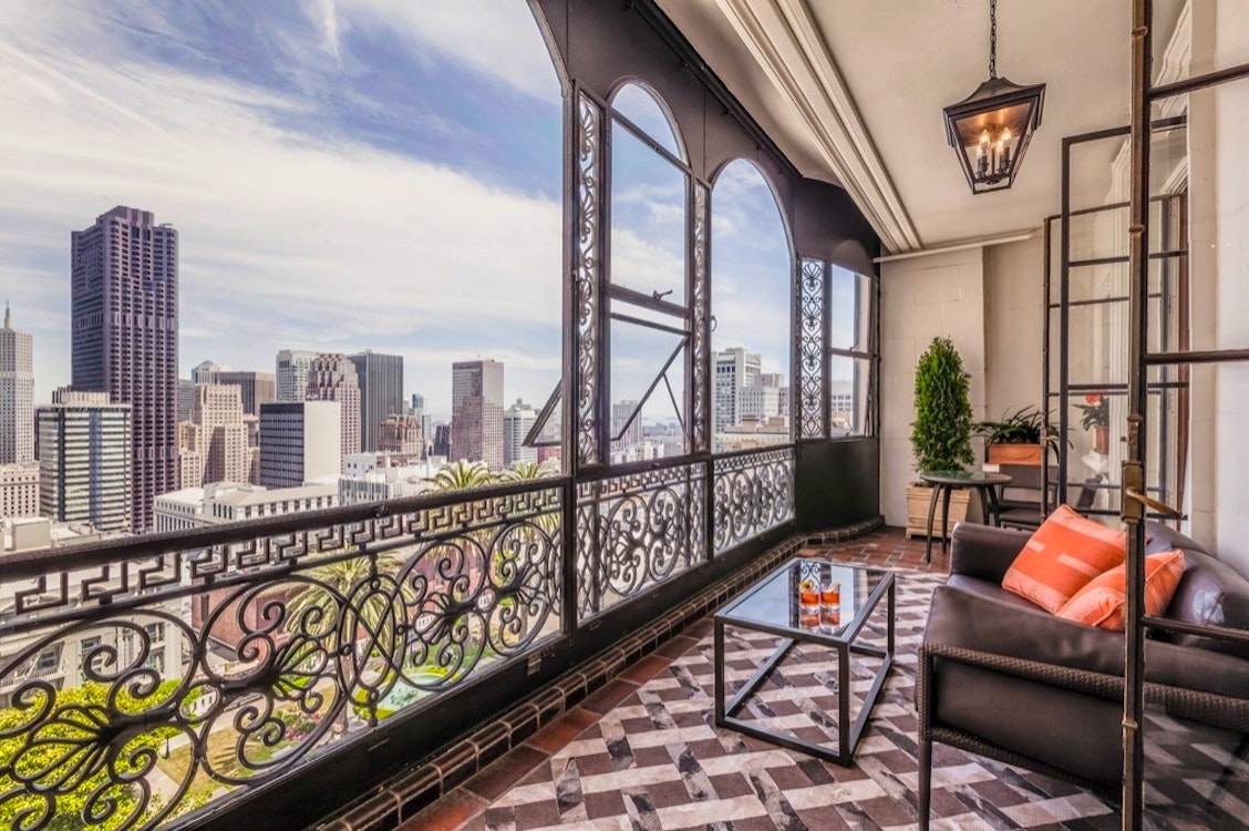 buckingham balcony suite