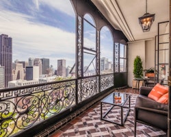 buckingham balcony suite