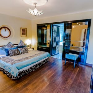 Premium Temptation Suite