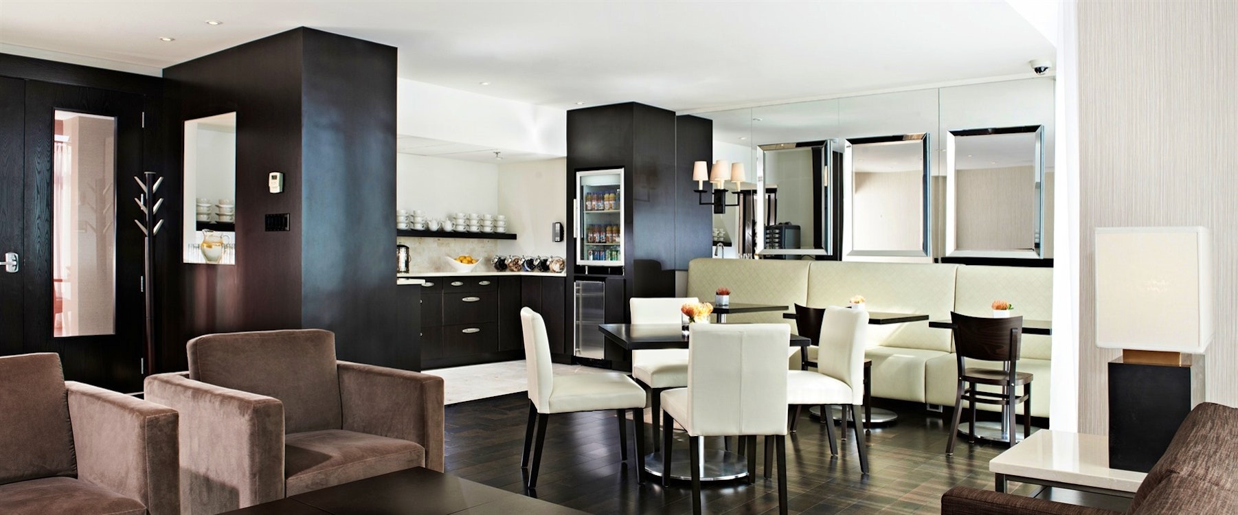 the crown level lounge at prince george hotel halifax