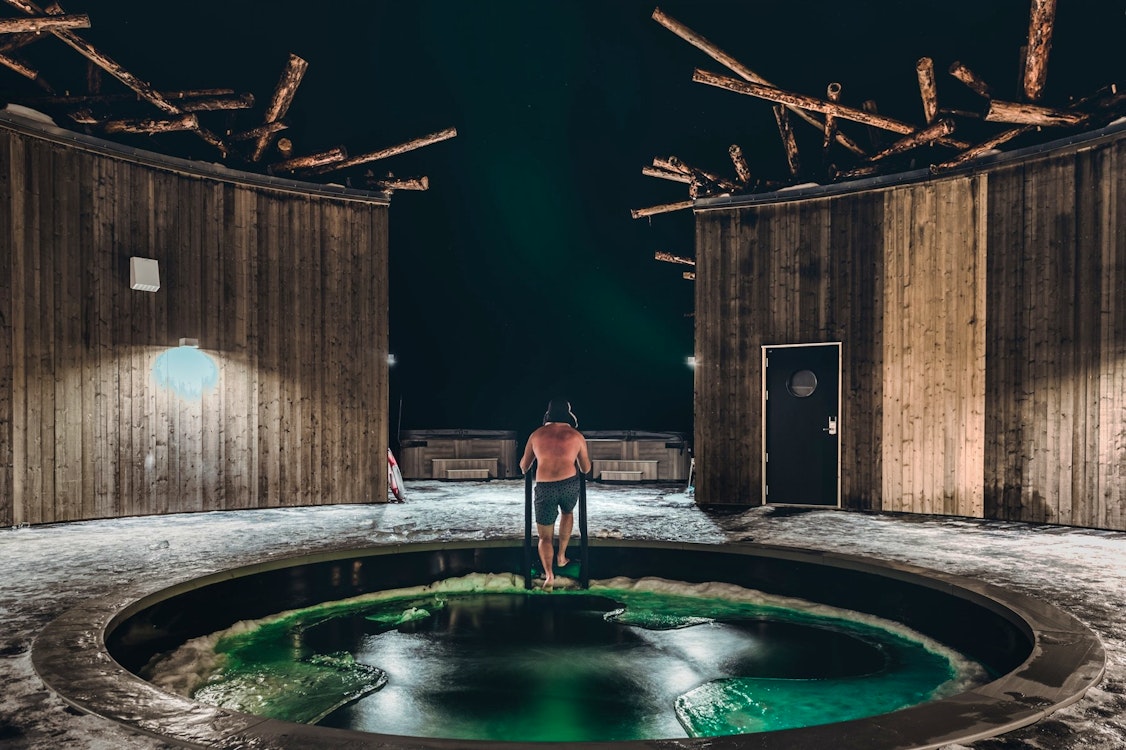 Outdoor cold bath, Arctic Bath, Sweden