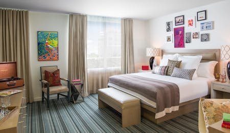 collins king room