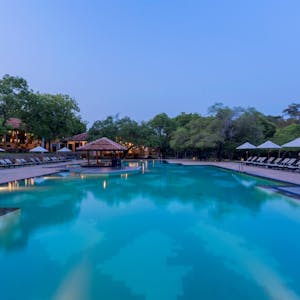 Amaya Lake Bar