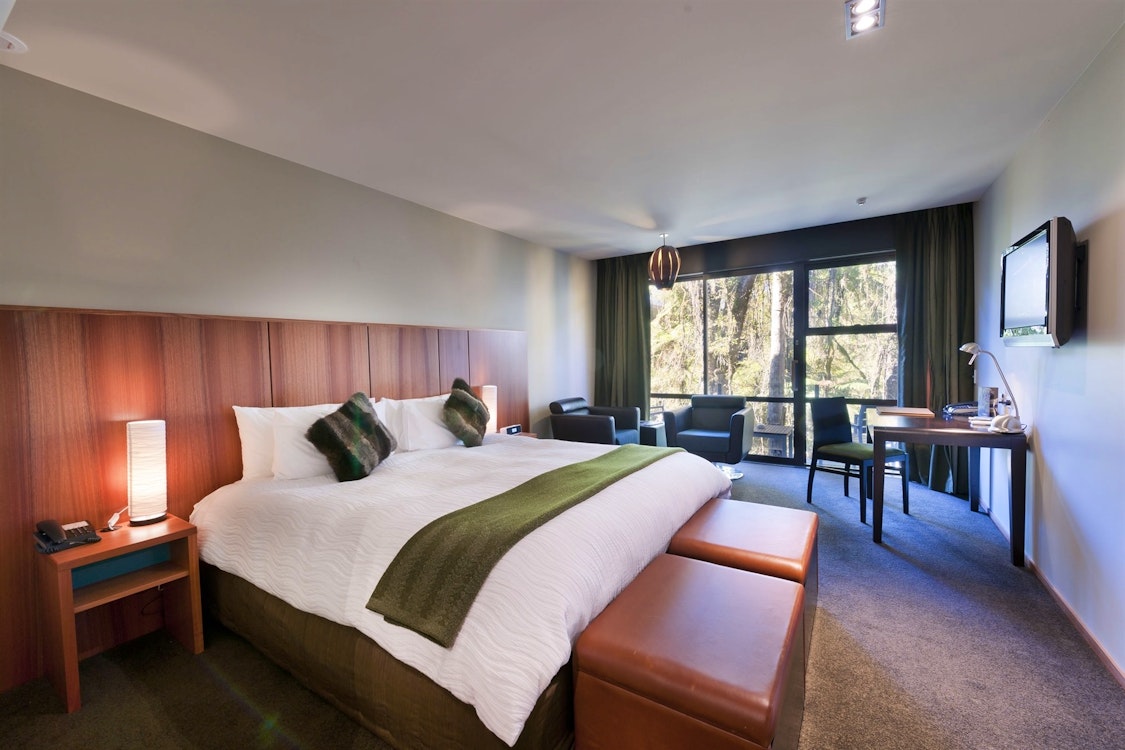 te waonui forest retreat south island 
