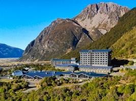 The Hermitage Hotel Mt Cook image 2