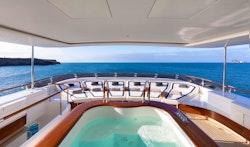 Aqua Mare Jacuzzi| Aqua Expeditions