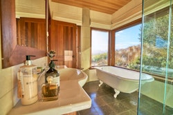 bathroom at Cabot Lodge, Queenstown, South Island, New Zealand
