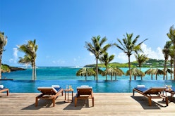 Enjoy beautiful ocean and lagoon views this summer at this spectacular resort in St. Barth<place>Rosewood Le Guanahani St. Barth</place><fomo>42</fomo>
