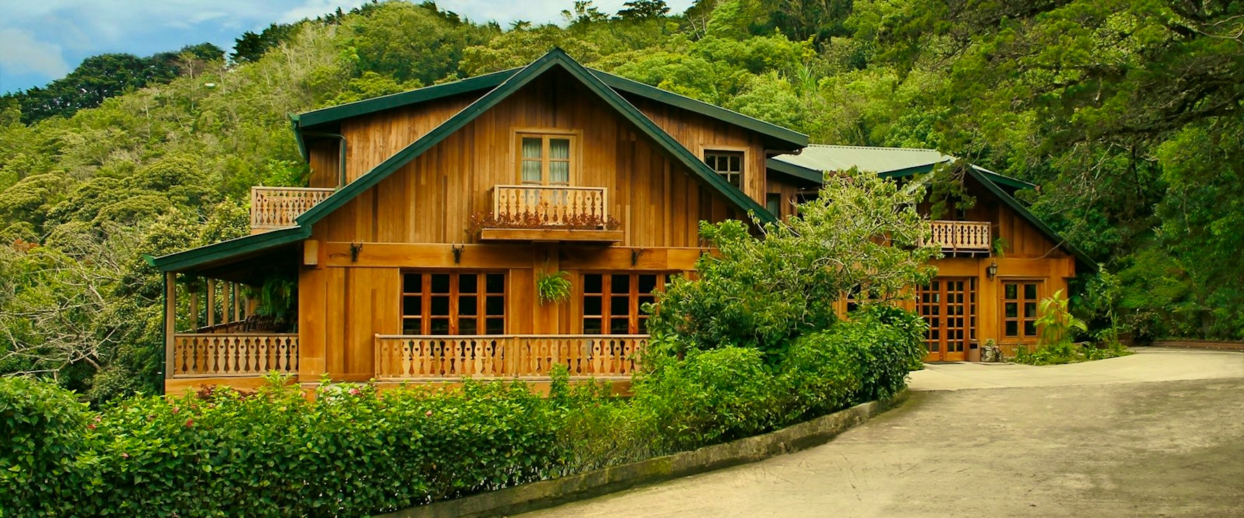 Beautiful exterior of  Hotel Belmar, Costa Rica