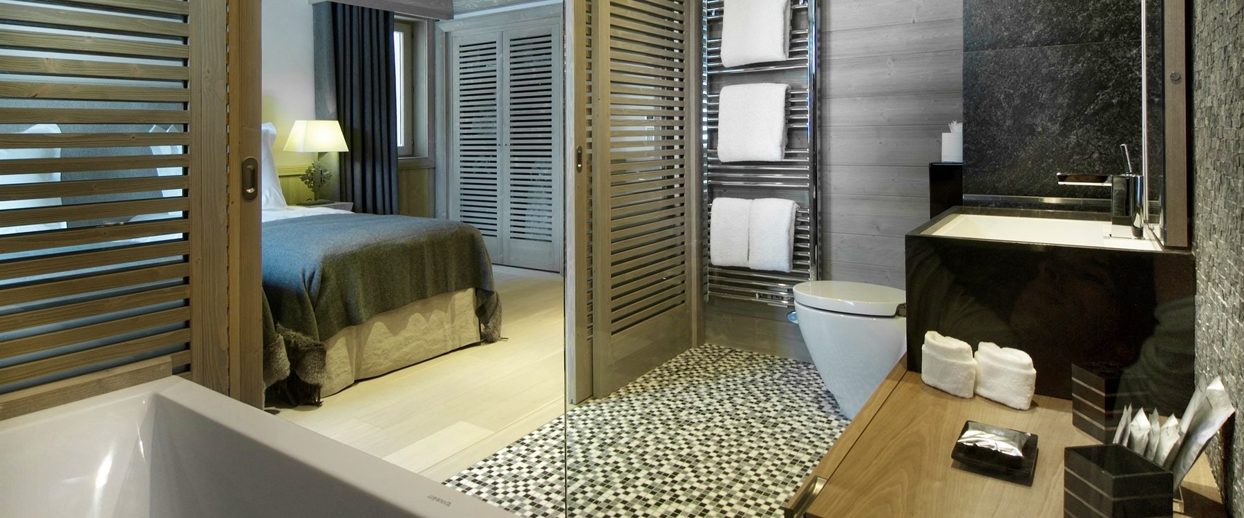 Bathroom Ensuite at the Black Pearl Chalet France