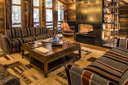 Lounge at Chalet Ambre