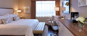 Lord Nelson Hotel & Suites image 2