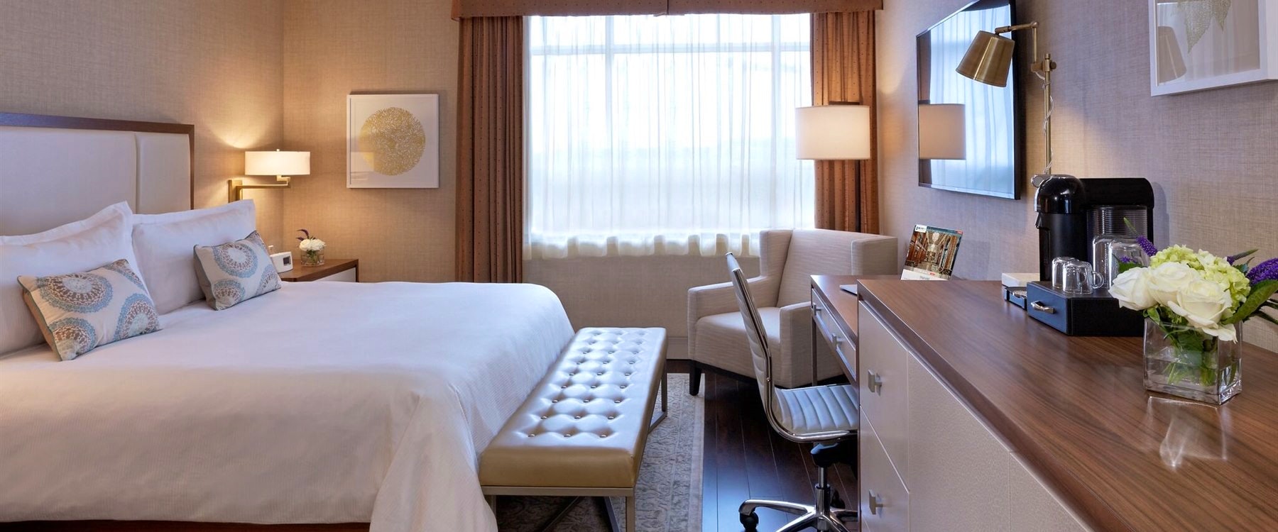 Classic King Guestroom at Lord Nelson, Halifax 