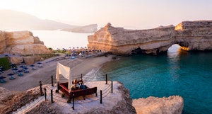 Experience this impressive resort in Oman with its own private beach and infinity pool<place>Shangri-La Al Husn, Muscat</place><fomo>45</fomo>