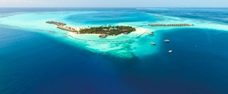 This small island offers the perfect location for snorkelling and diving, or a large sandy beach for simply relaxing