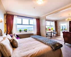 autumn suite - room 7 at on the point rotoura north island new zealand