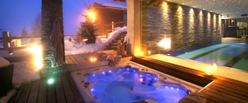 Hot tub at Chalet Spa