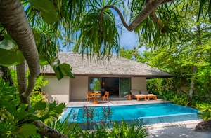 One Bedroom Sunrise/Sunset Deluxe Beach Pool Villa