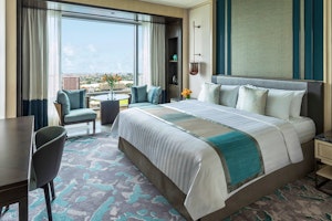 Deluxe Lake View King & Twin