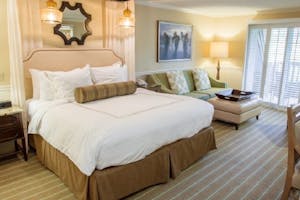 Deluxe Room, The Mansion