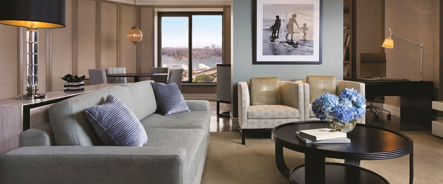 Deluxe royal suite at Four Seasons Sydney, Australia 