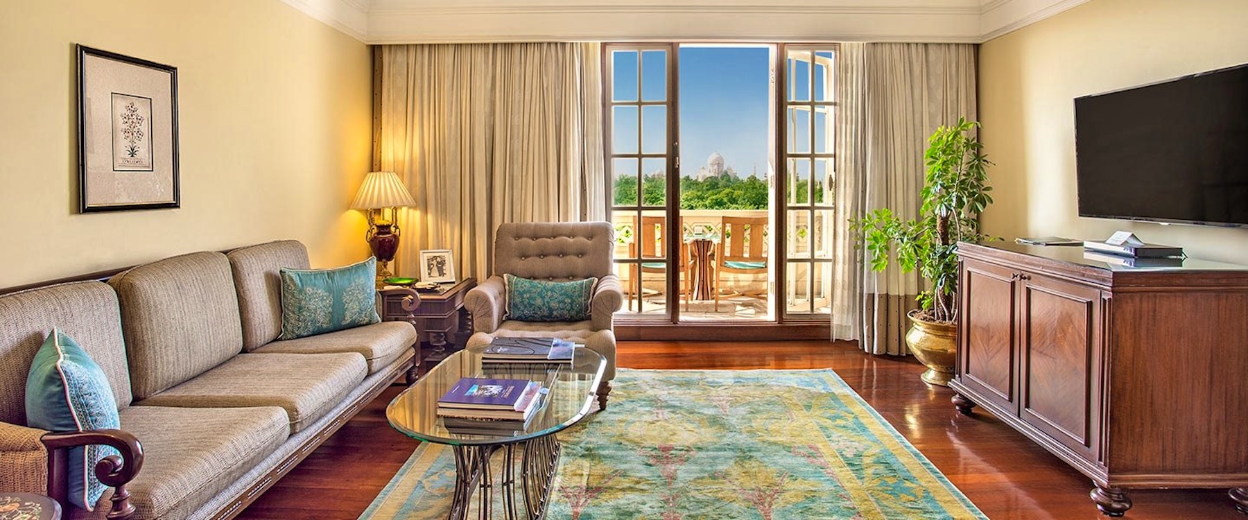 deluxe suite with balcony