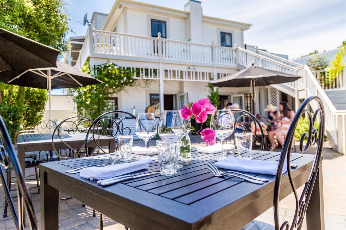 courtyard at the martinborough hotel
