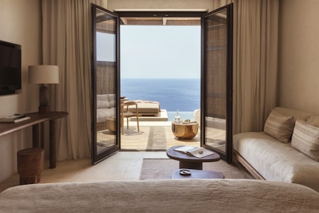Executive Cave Suite at Gundari