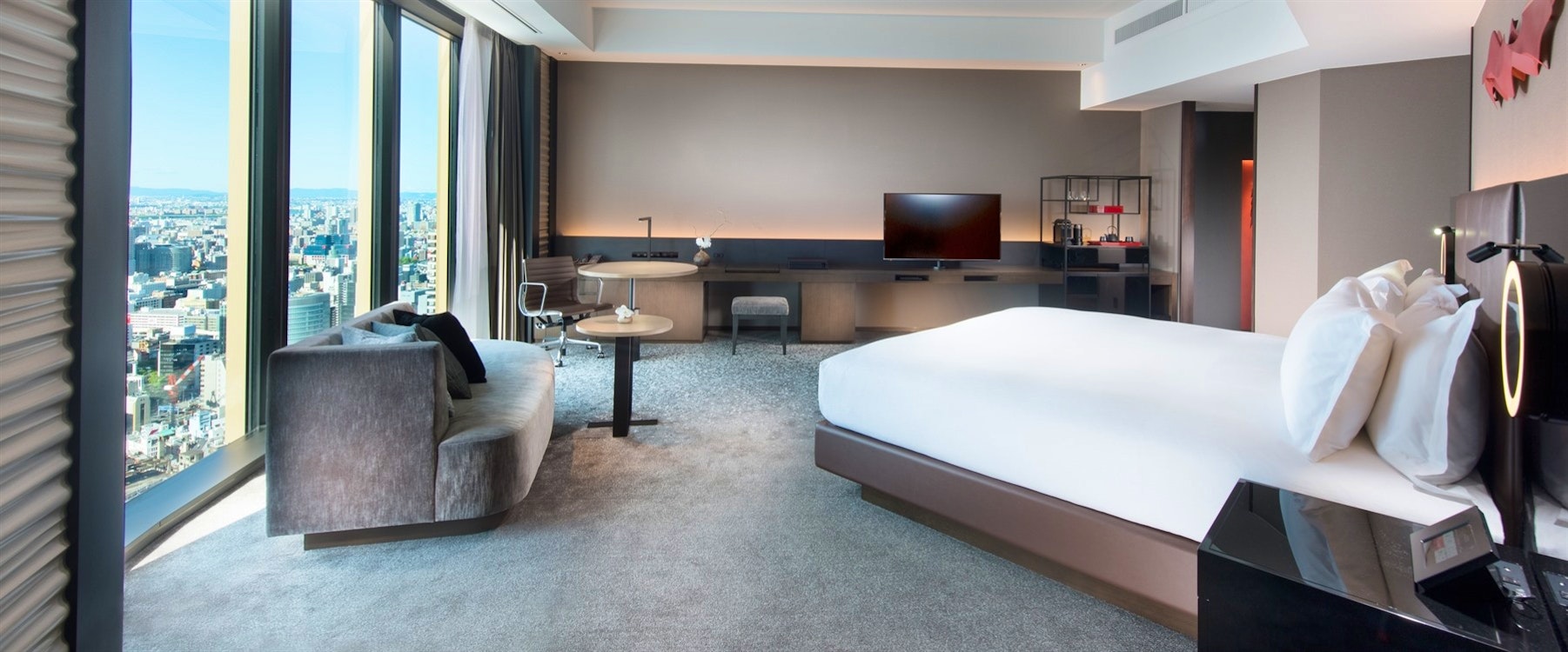 king executive corner room 