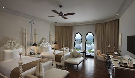 fairmont room at fairmont jaipur