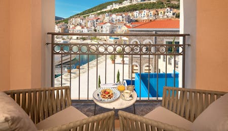 grand poolside room
