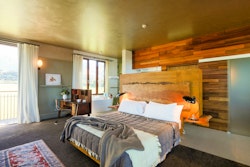 lodge suite at hapuku lodge tree houses kaikoura