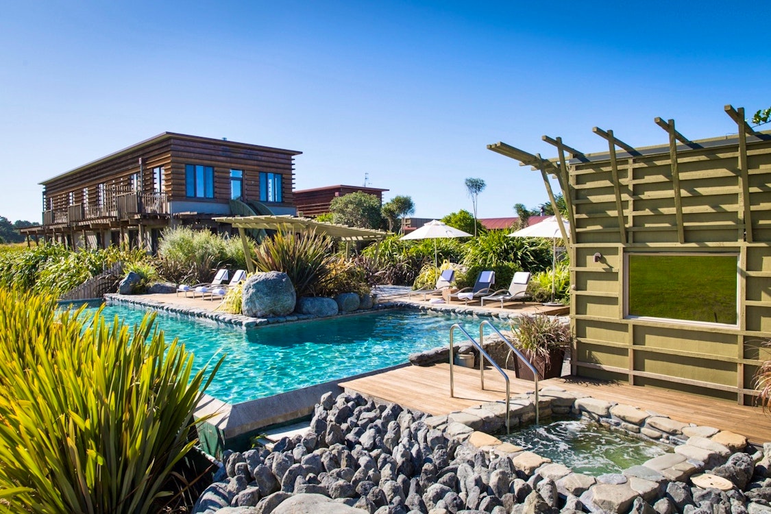 pool at hapuku lodge  tree houses kaikoura