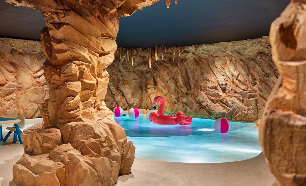 childrens pool airelles val disre